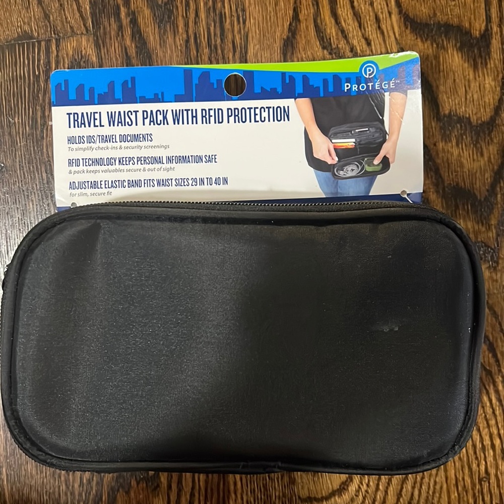 Fanny pack *BRAND NEW*